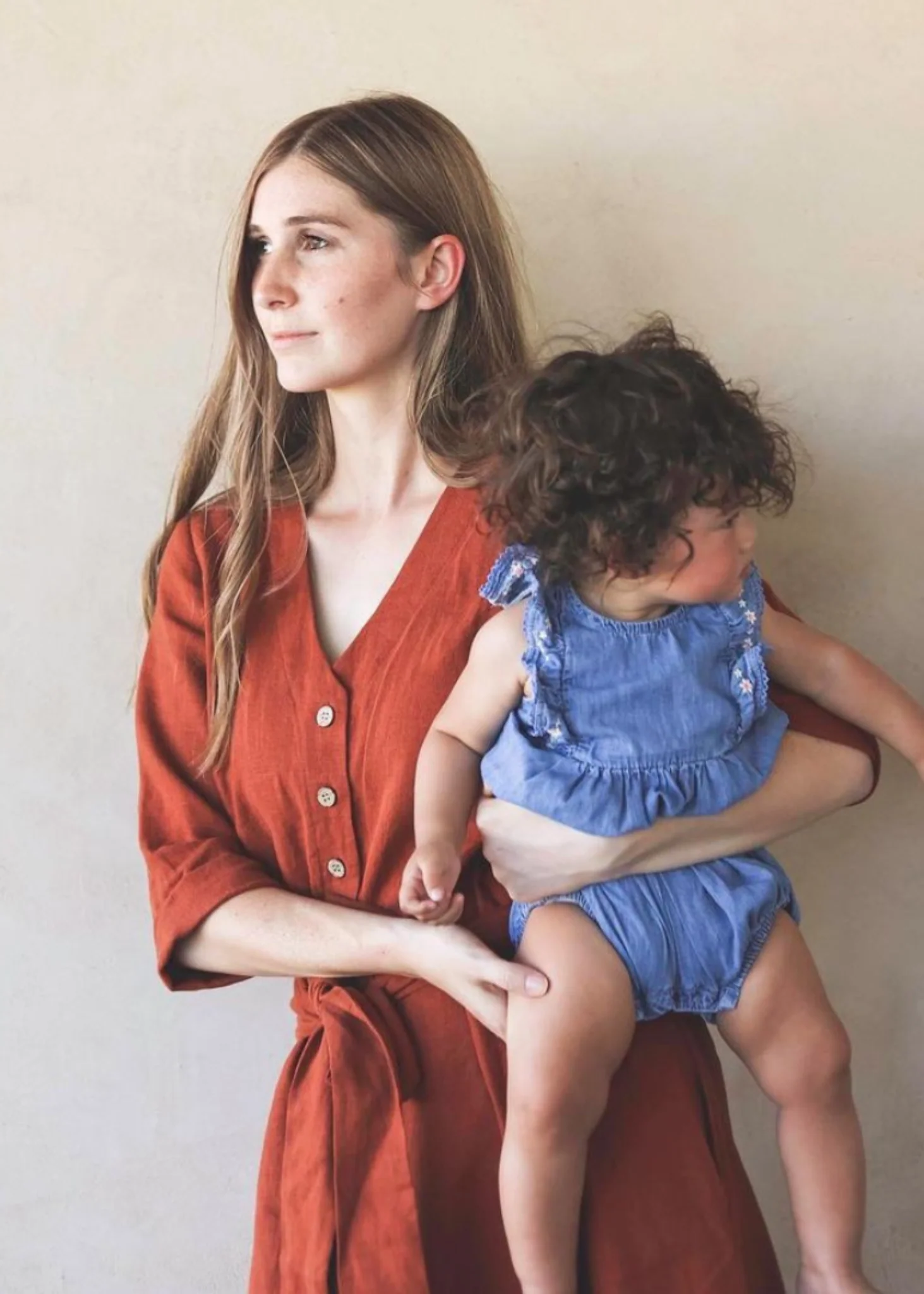 Faye Dress in Linen - Image 24