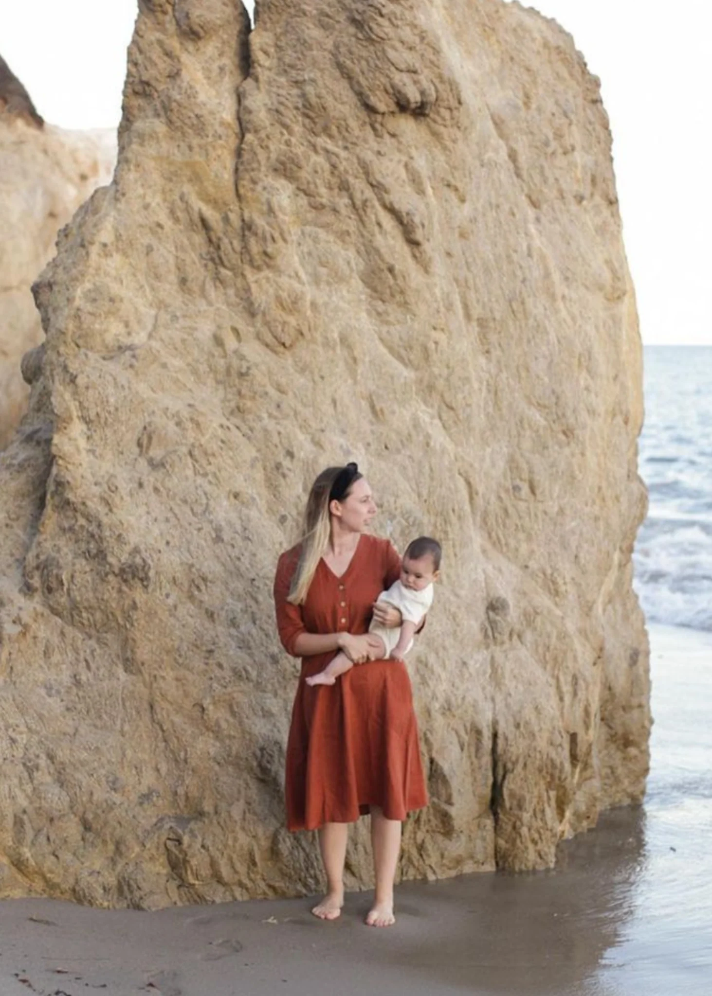 Faye Dress in Linen - Image 25