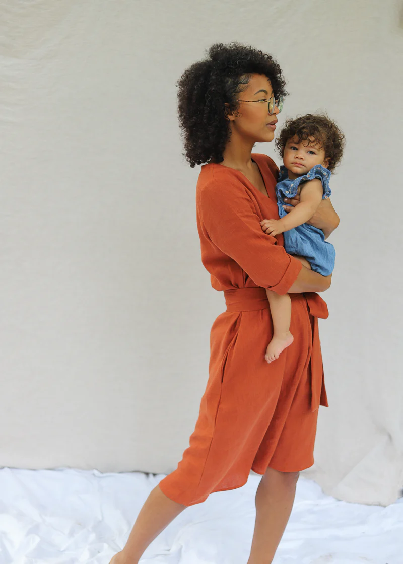 Faye Dress in Linen - Image 26