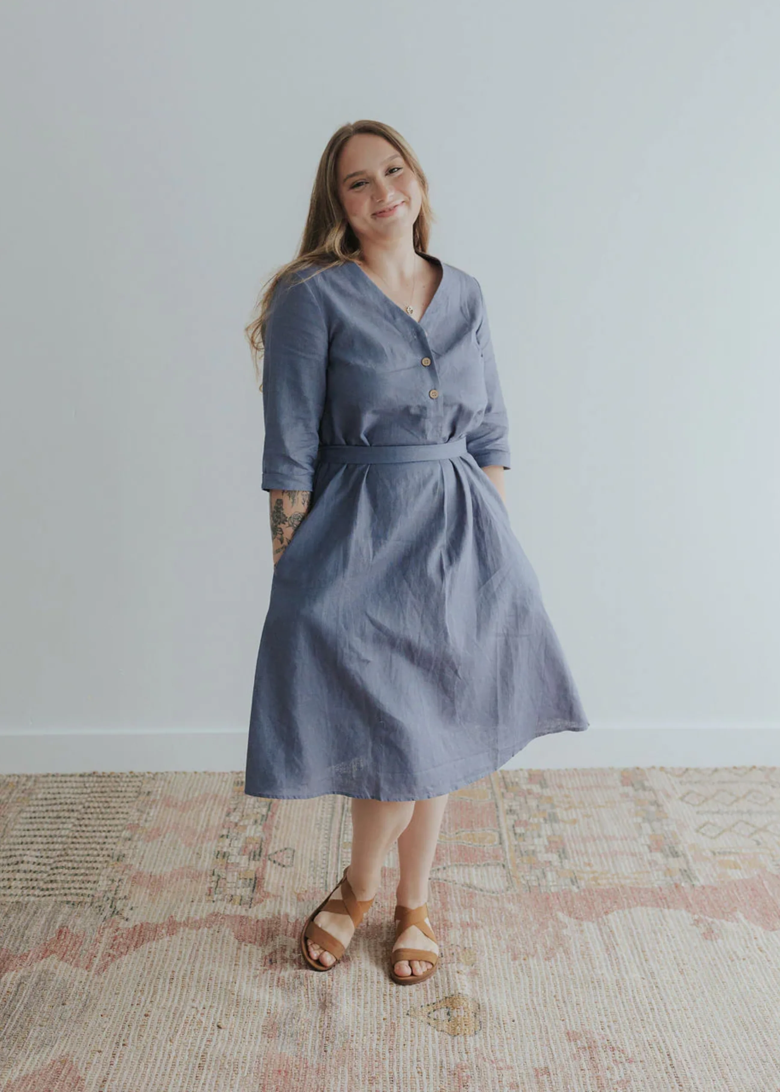 Faye Dress in Linen - Image 36