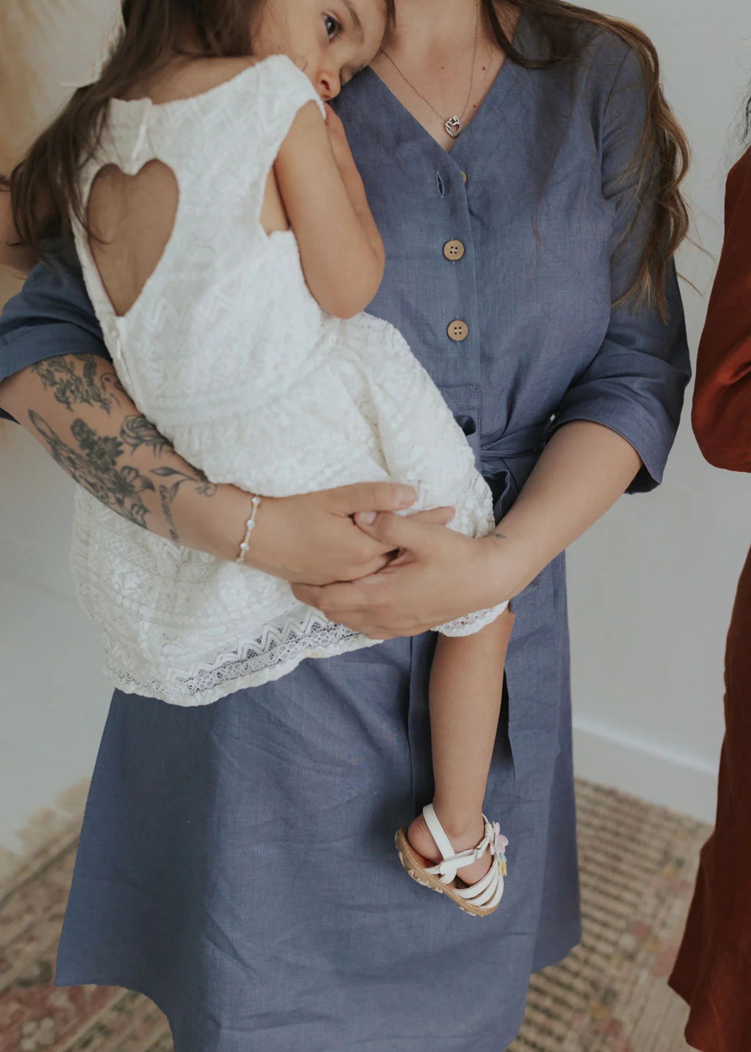 Faye Dress in Linen - Image 40