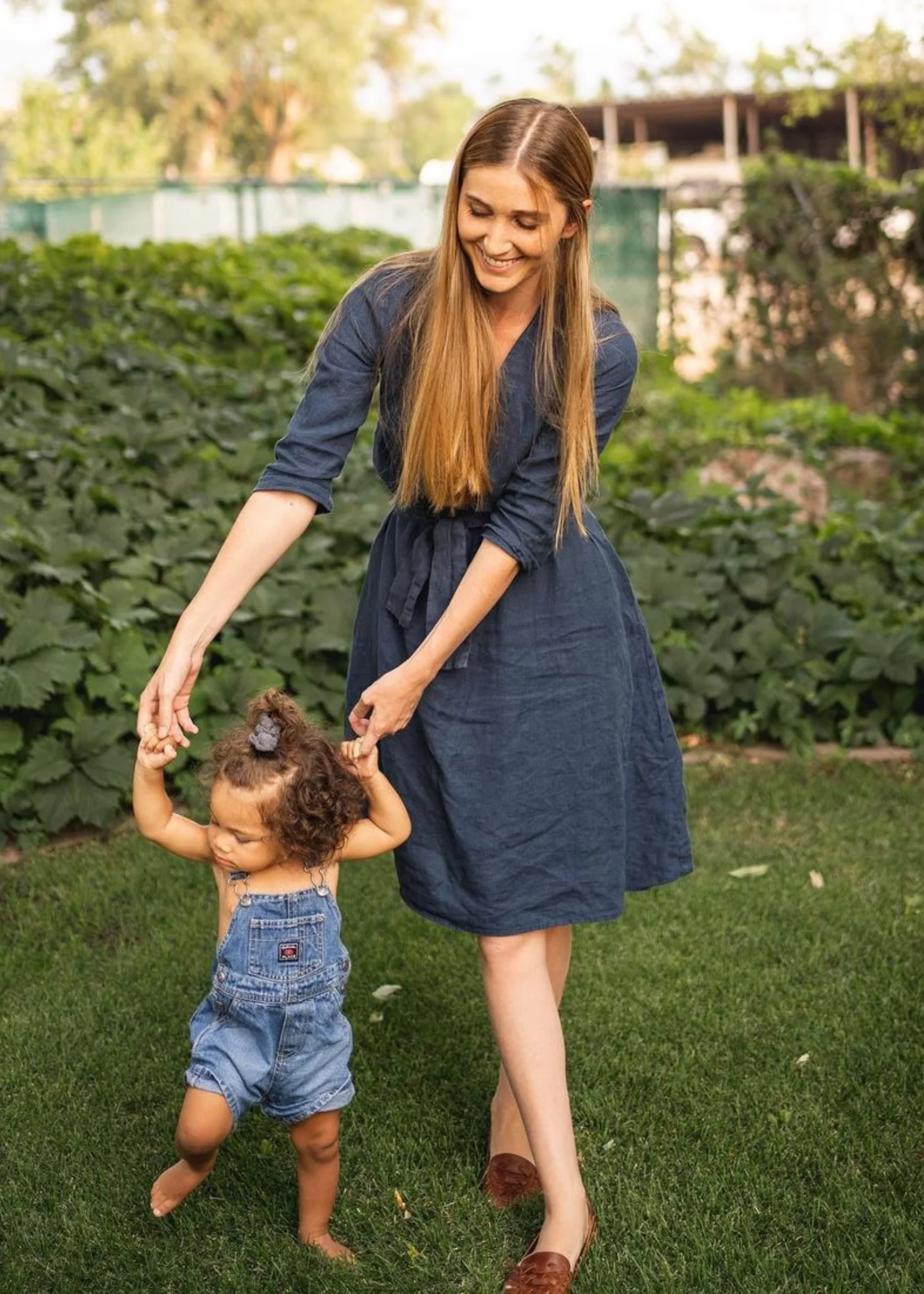 Faye Dress in Linen - Image 9