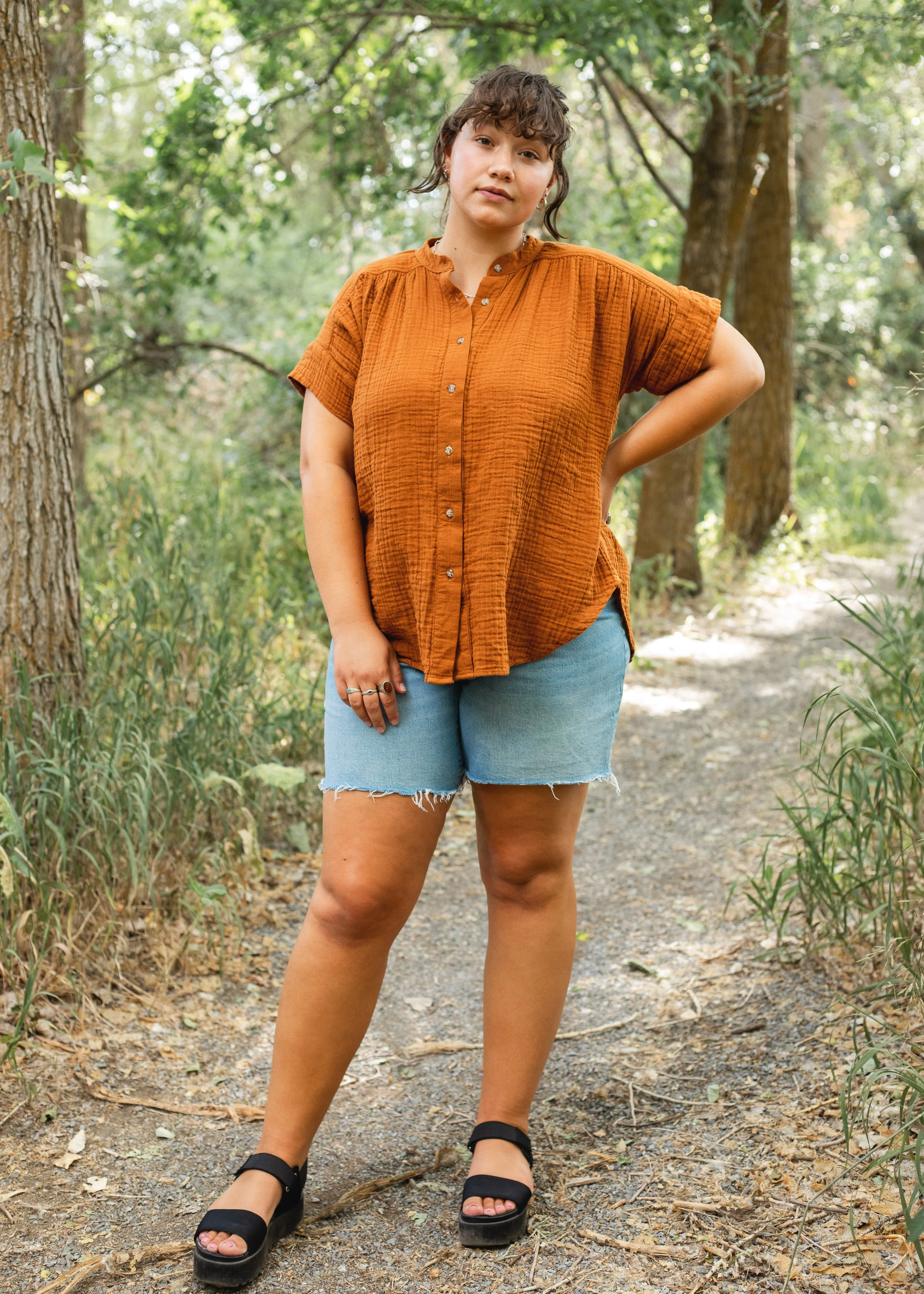 Button Down Top in Cotton Gauze - Image 11