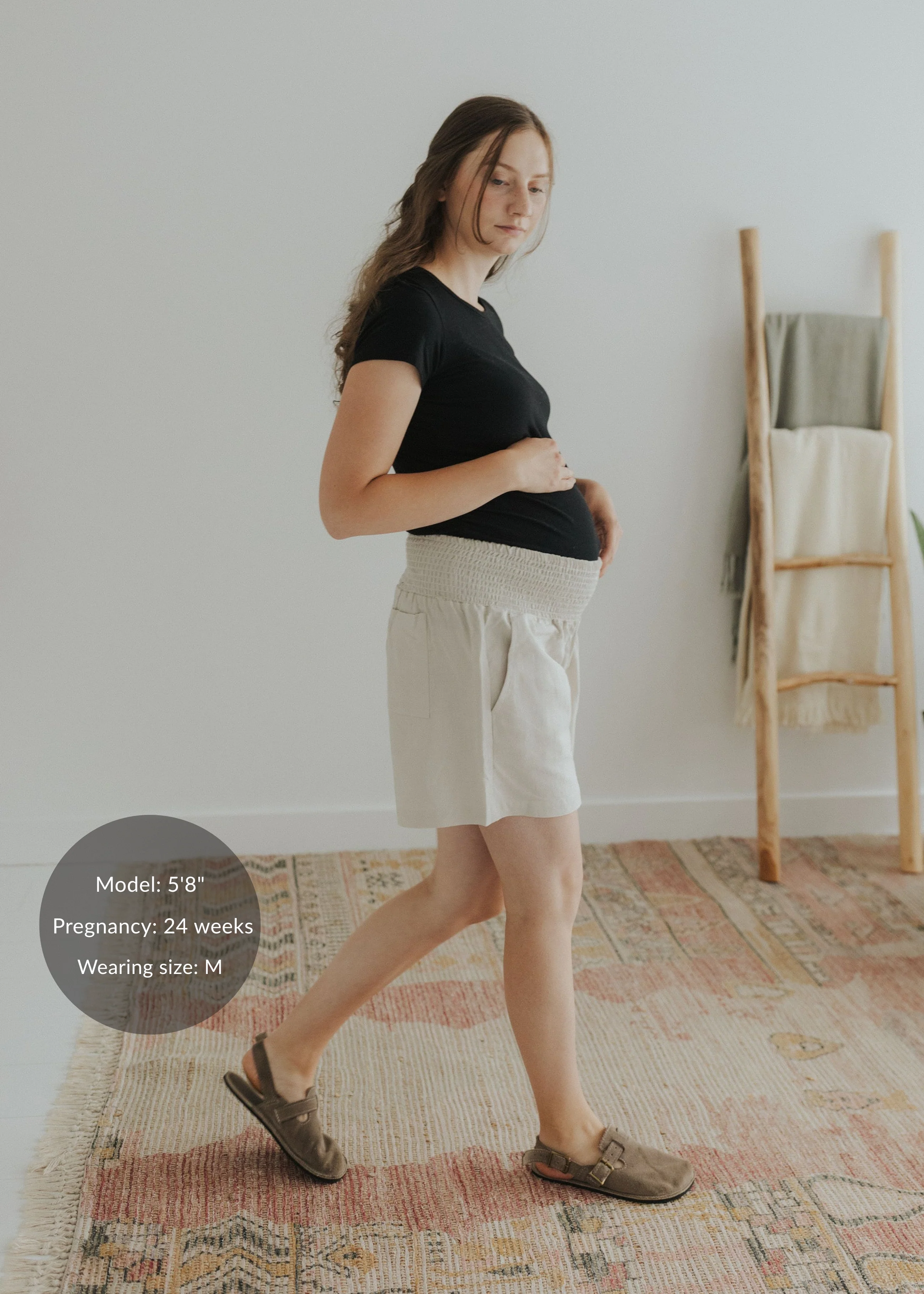 Adaptable Smocked Shorts in Cotton/Linen - Image 3