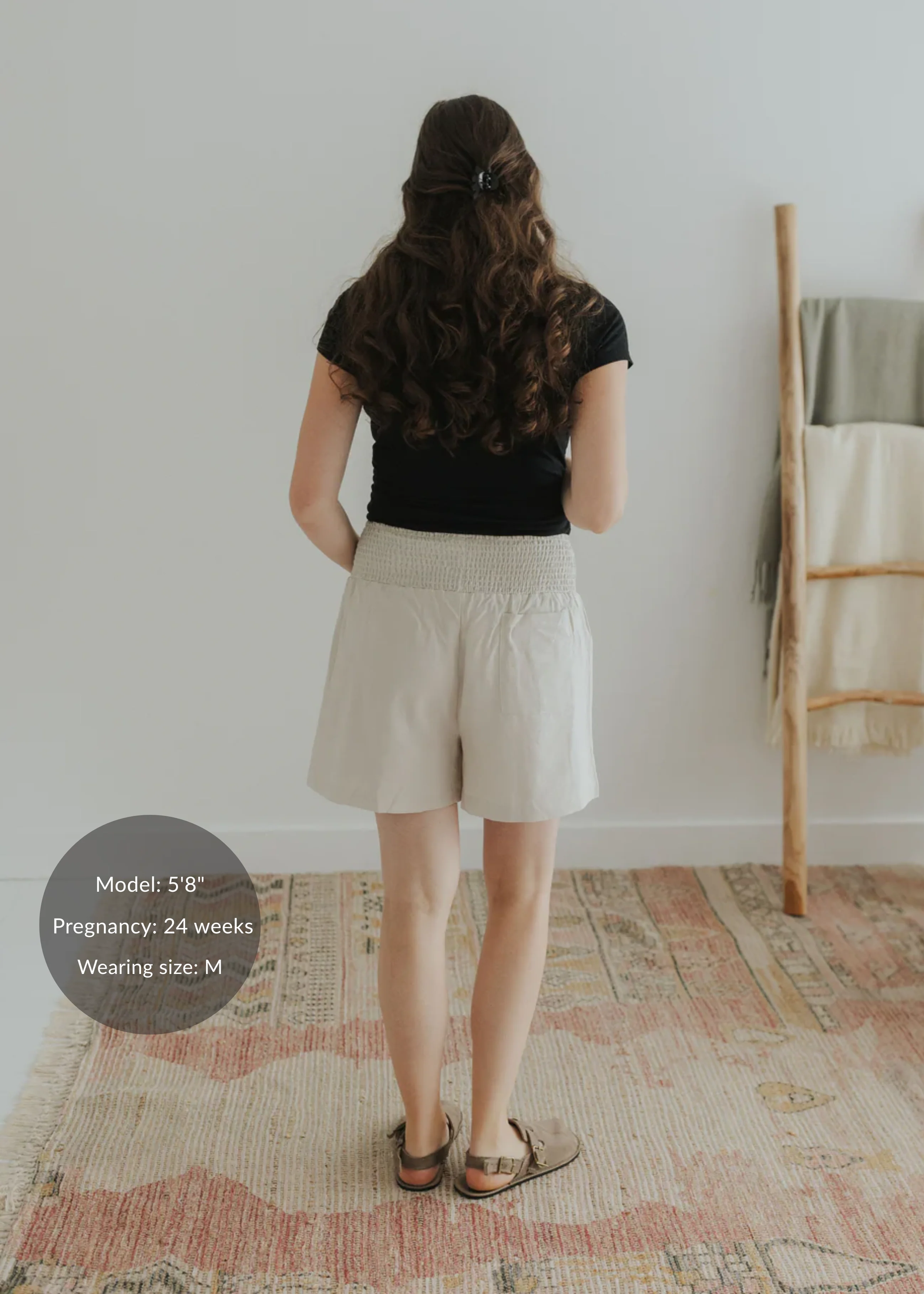 Adaptable Smocked Shorts in Cotton/Linen - Image 4