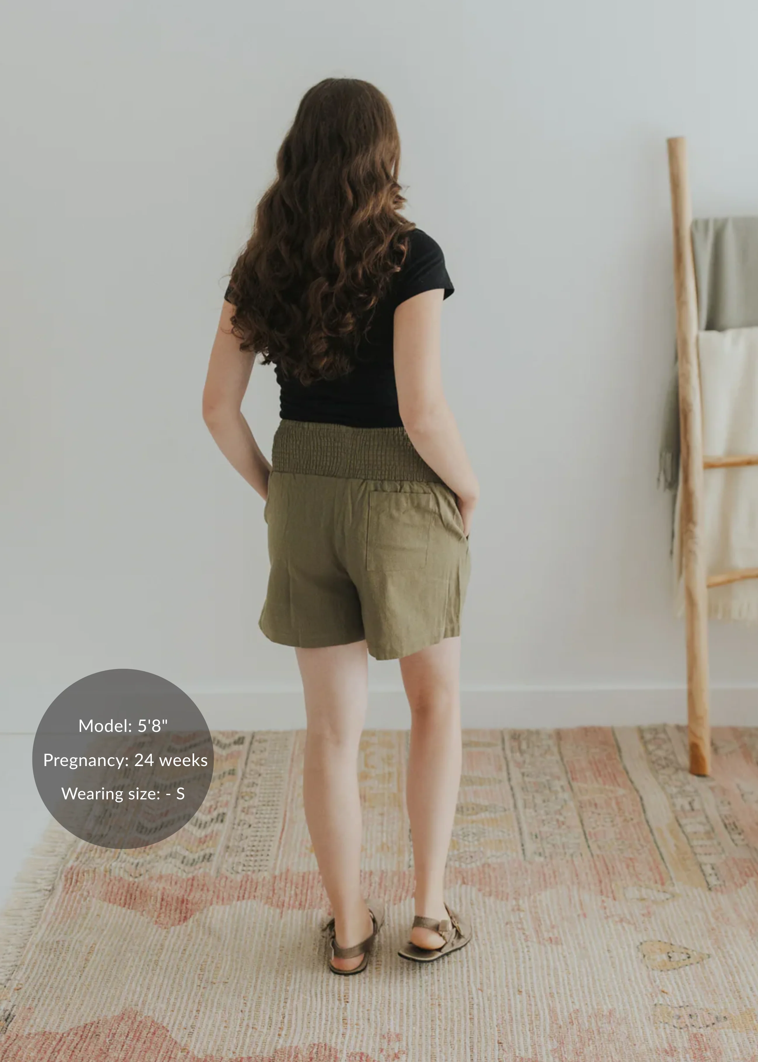 Adaptable Smocked Shorts in Linen - Image 10