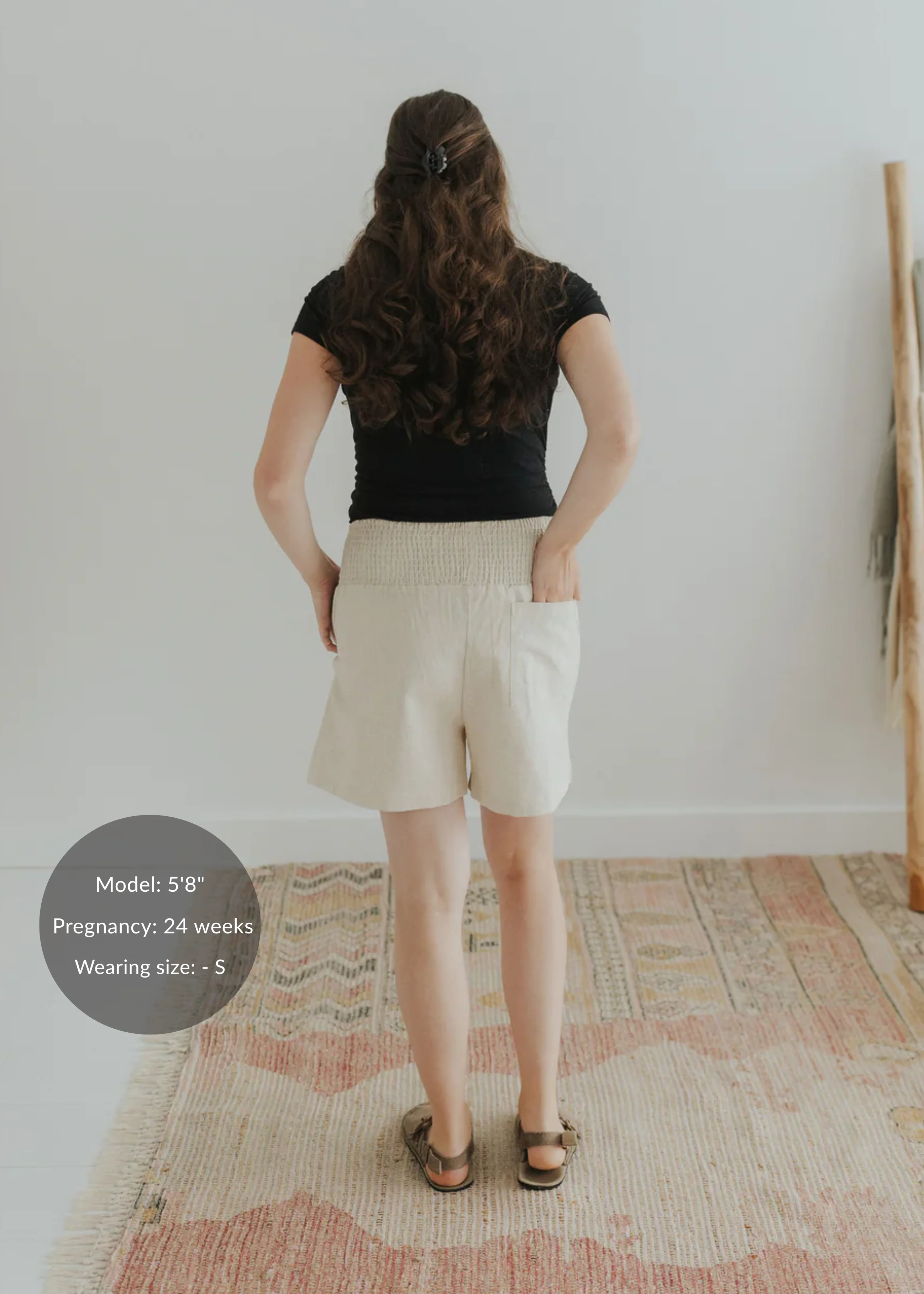 Adaptable Smocked Shorts in Linen - Image 3