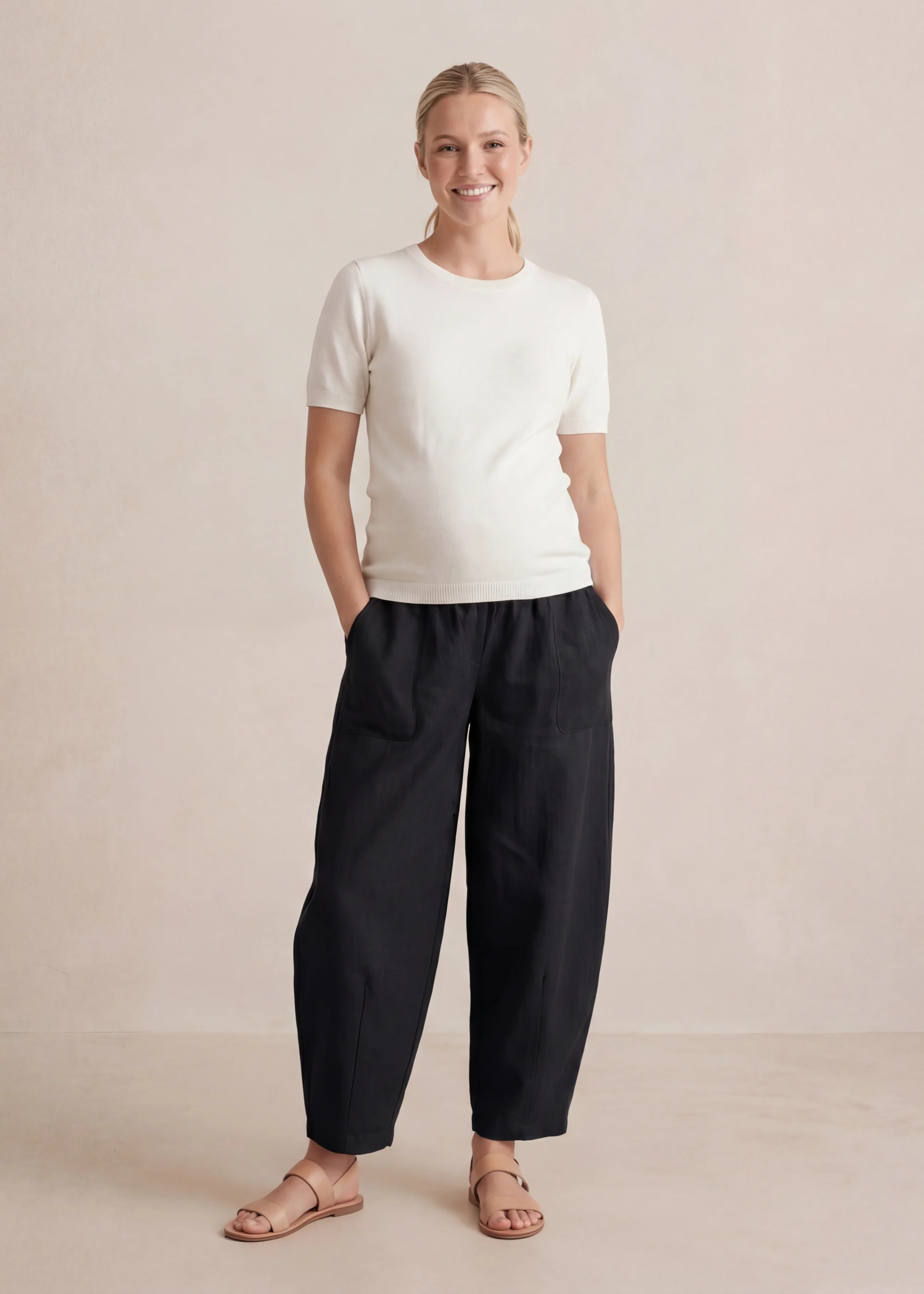 The Everyday Barrel Pant in Linen/Cotton - Image 14